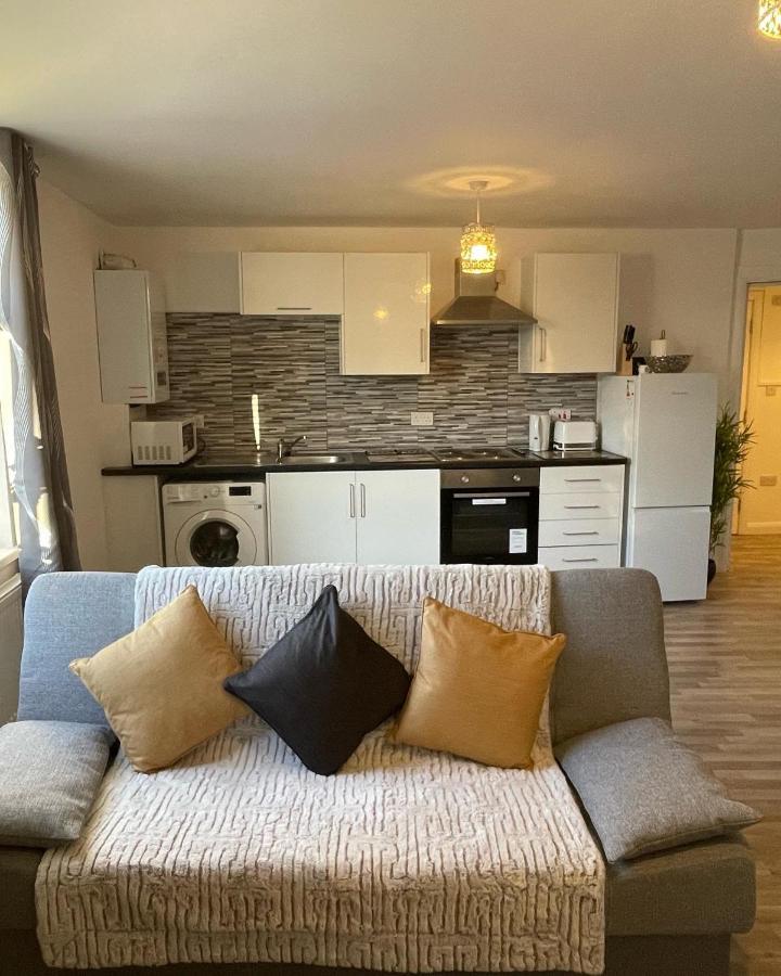 Supreme - 1 Bedroom Apart Sleeps 4 Short/Long Stay Gillingham  Exterior foto